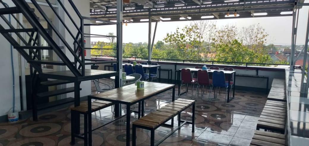 Jaya Sakti Hotel Blora Esterno foto